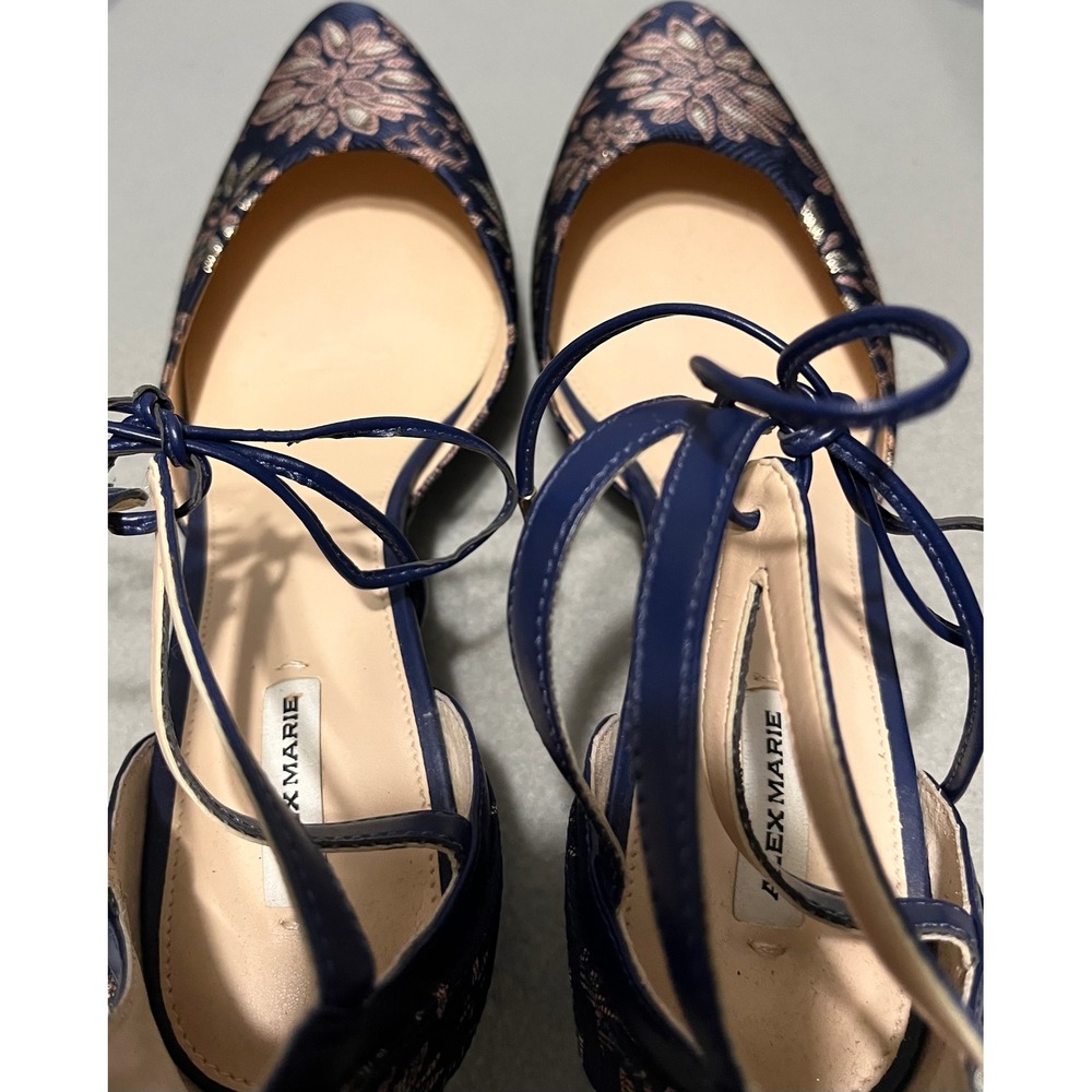 Alex Marie Newburne Navy Blue Gold Floral Jacquard Ankle Tie Kitten Heels 9.5M - Picture 8 of 11